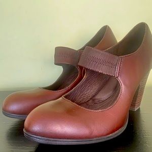 Born Hand Crafted Shoes NWT